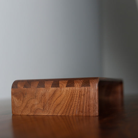 Solid Wood Monitor Riser, joint detail